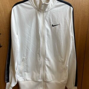 Nike woman’s Track Jacket Medium
